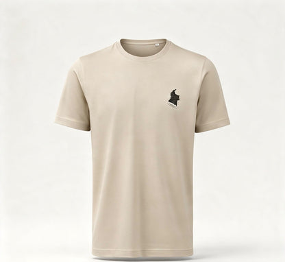 Camiseta "Rosta y Cultura" · Beige — mapa de Colombia pequeño en el pecho izquierdo