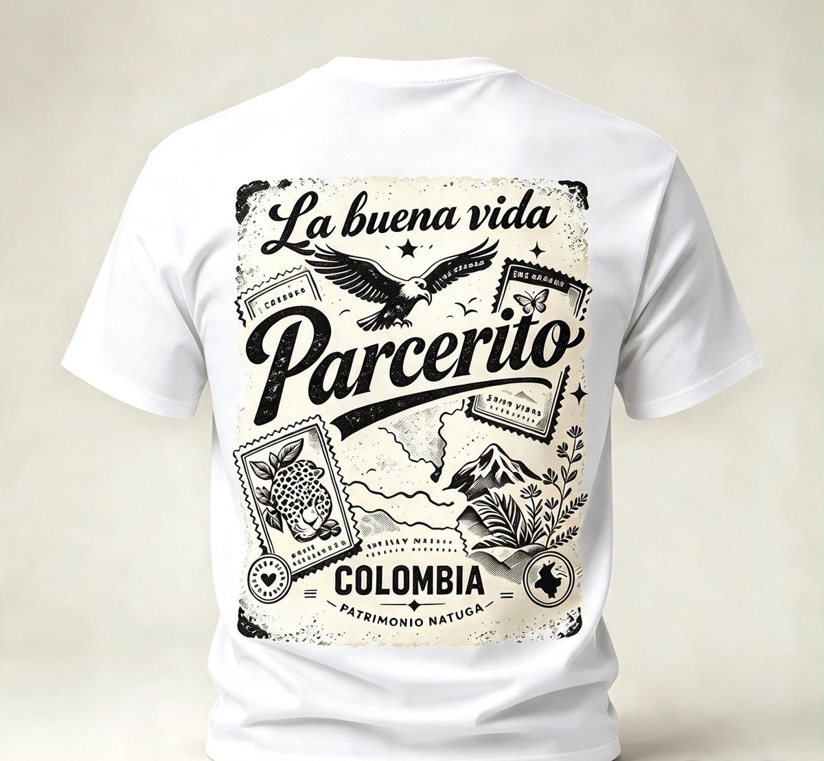 Camiseta "Parcerito · La buena vida" · Blanca — cartel «La buena vida · Parcerito» en la espalda